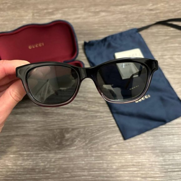 New Gucci Glasses - Picture 1 of 8